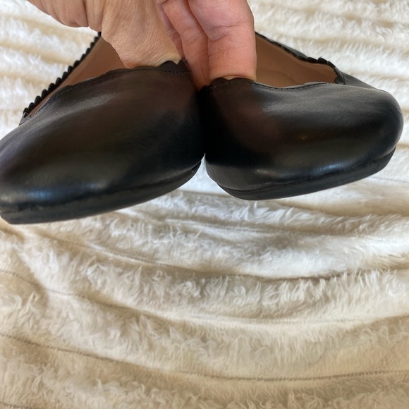 H&M Black Scalloped Women's Flats - Picture 6 of 6